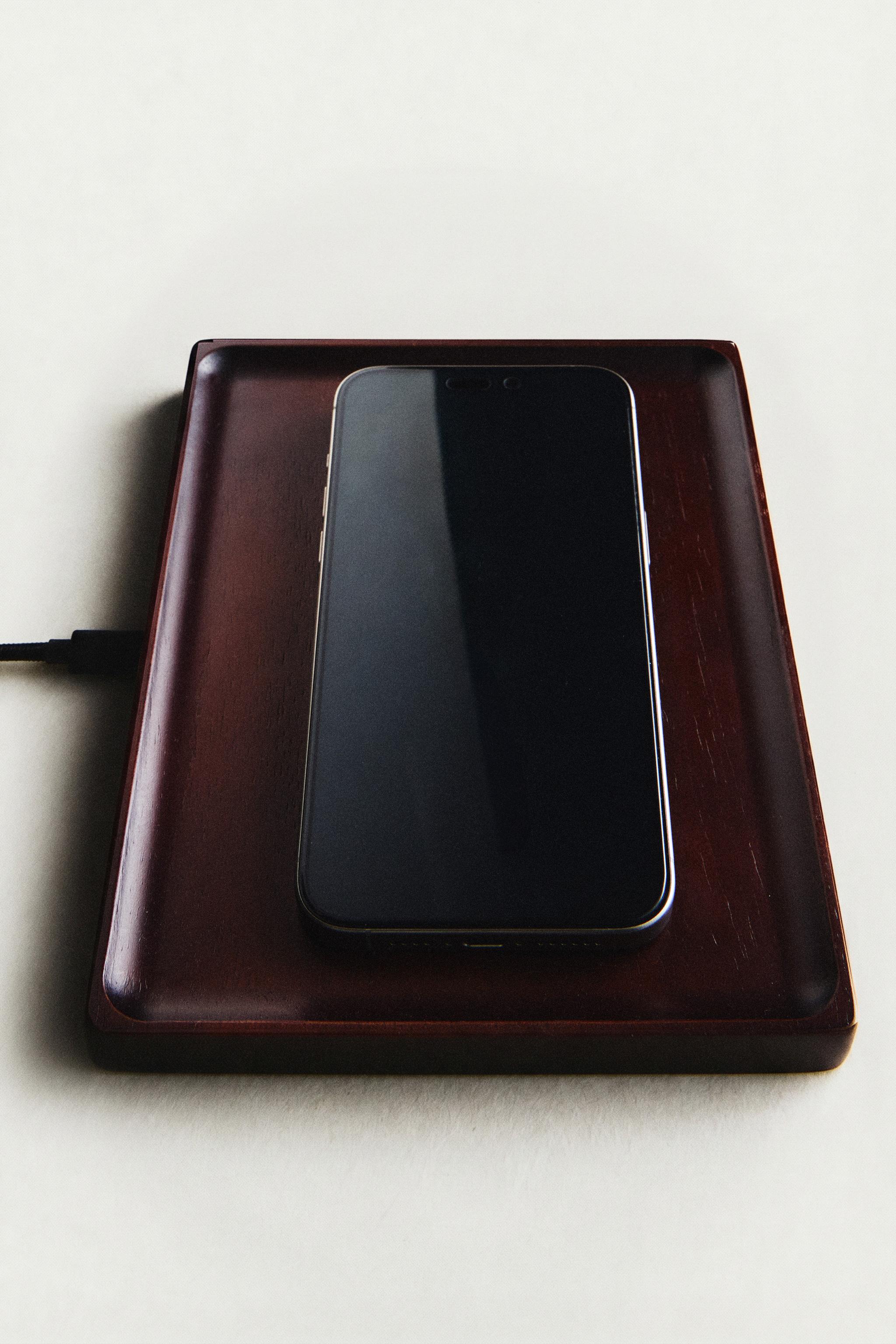 WOODEN TRAY MOBILE CHARGER